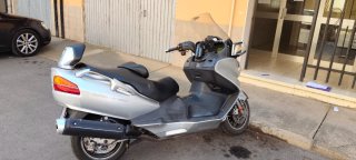 Suzuki Burgman 650 Plata pegatina b