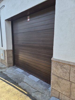 Puerta Panel Sándwich 244x240cm con Guías y motor