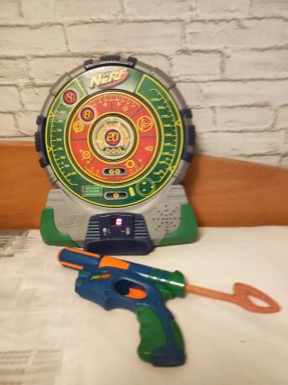 Diana Electrónica NERF con Pistola y Dardos