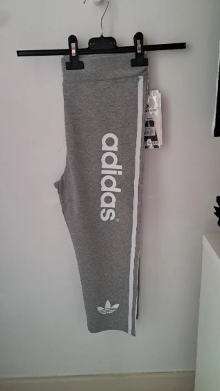 Leggings Adidas cortos negros