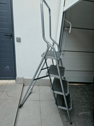 Escalera Plegable 4 Peldaños