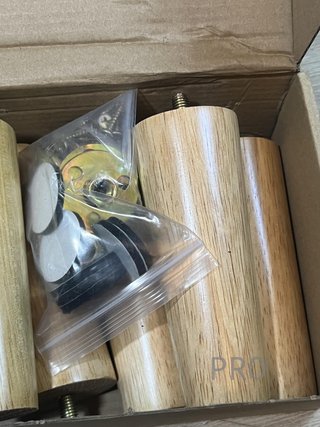 Set di 4 gambe in legno massello