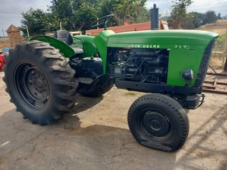 Tractor John Deere 717