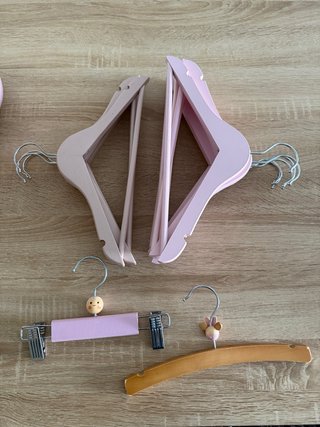Lote 12 Perchas Infantiles de madera Rosa