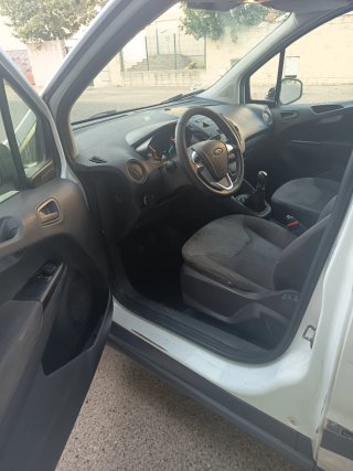 Ford Transit Courier 2015