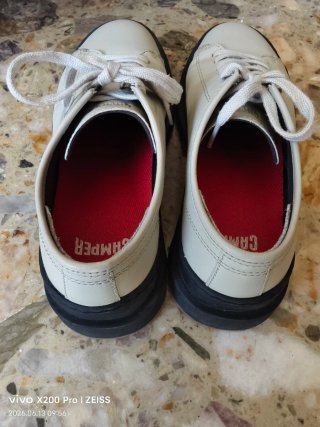 Zapatillas Camper Grises y Negras