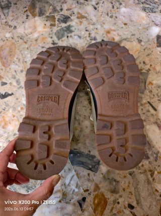 Zapatillas Camper Grises y Negras