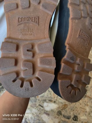 Zapatillas Camper Grises y Negras