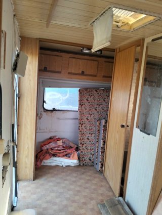 Caravana Burstner 750 con documentación PARA REPAR