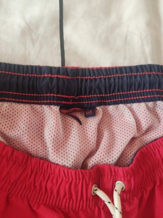Bañador rojo usado pero en perfecto estado