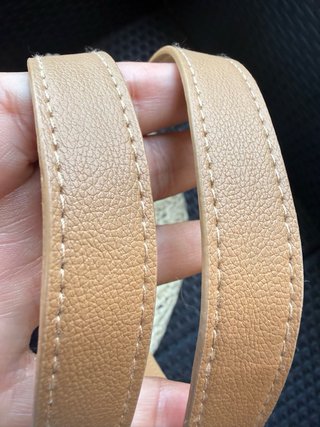Bolso de mano de rafia beige