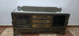 Cómoda antigua madera y metal