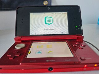 Nintendo 3DS Rossa con Caricatore