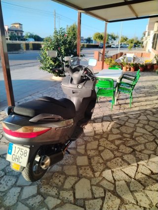 Suzuki Burgman 2009 Gris 23.000 km