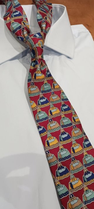 CORBATA LOEWE, SEDA NATURAL, COLOR ROJO.