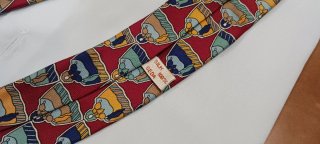 CORBATA LOEWE, SEDA NATURAL, COLOR ROJO.