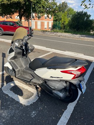 Kymco Superdink 300 blanca