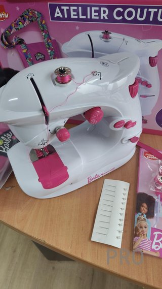 Laboratorio di cucito Barbie Maped