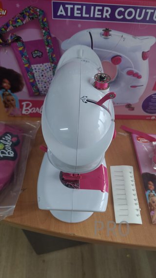 Laboratorio di cucito Barbie Maped