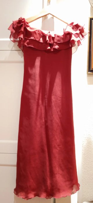 Vestido de fiesta rojo hombros descubiertos T S