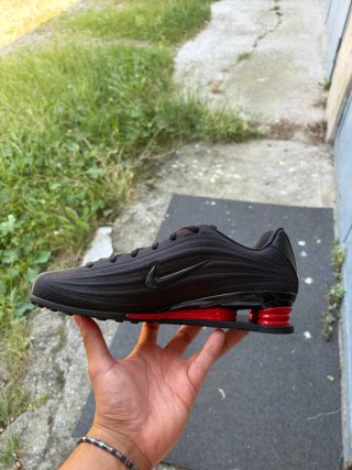 Nike Shox Z nere/rosse