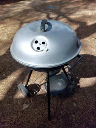 Barbacoa de carbón metálica