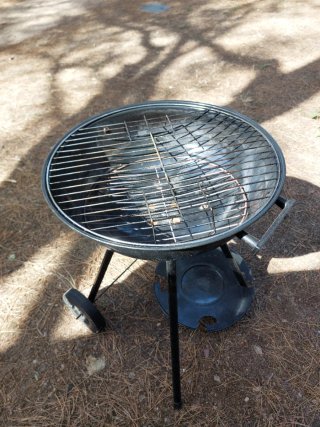 Barbacoa de carbón metálica