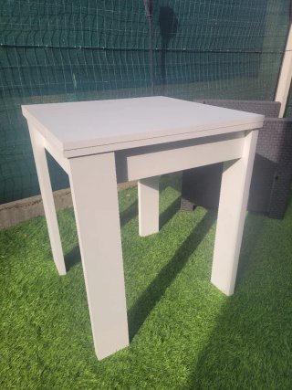 Mesa de comedor extensible blanca