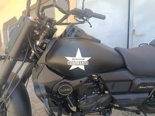 UM Renegade Commando 125cc Moto Cruiser Negra