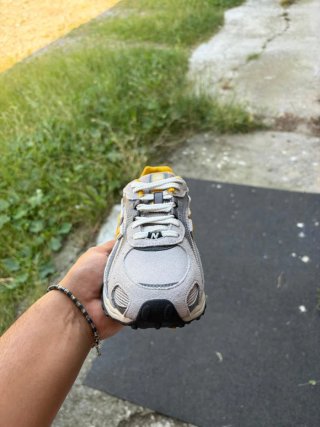 New Balance 204 Grigio Giallo