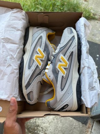 New Balance 204 Grigio Giallo