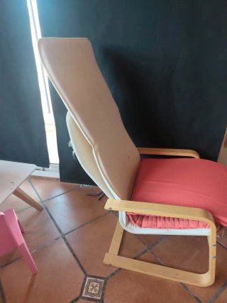 Sillón Poang Ikea con reposapiés