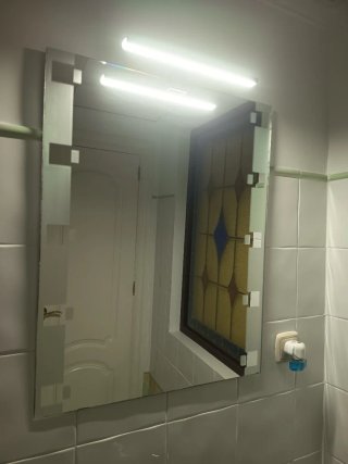 Lavabo y espejo de cristal