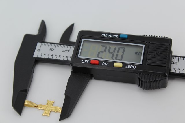 Cruz de oro 18k