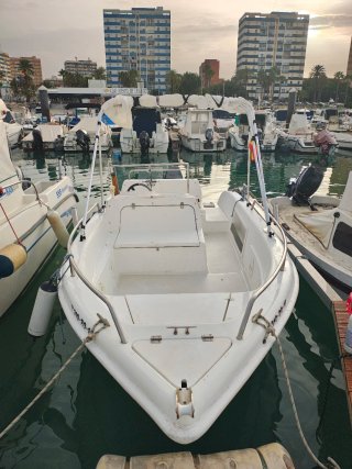 Barco Open 5.4 metros + Pantalán viento de levante