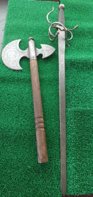 Hacha medieval decorativa