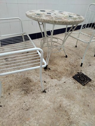 Mesa y 2 sillas jardín metal piedra