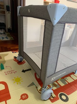 Cuna de viaje Kindercraft gris