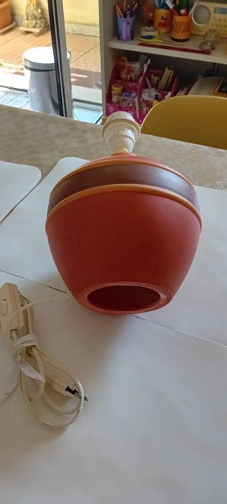Lampada da tavolo in terracotta