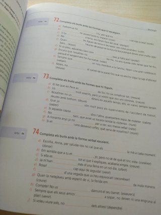 Pas i repàs. 150 exercicis de llengua 2n Batxil...