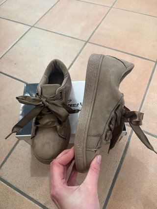 Scarpe beige/marrone con fiocco