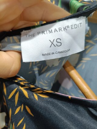 Vestido negro floral Primark