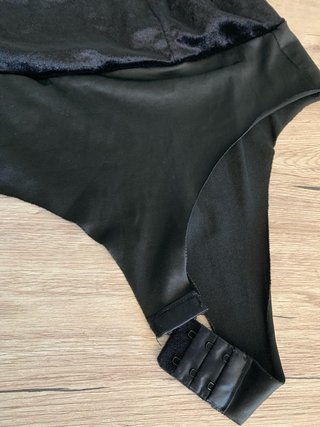 Body nero ciniglia piume taglia M/L