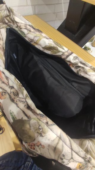 Bolso pañalera estampado aves