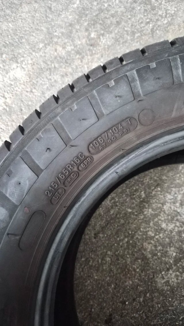 Michelin Agilis 51 215/65 R16 m+s 2 unidades