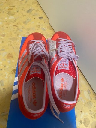 Zapatillas Adidas Rojas y Rosas
