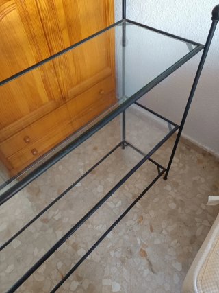 Scaffale in ferro nero con 3 ripiani in vetro