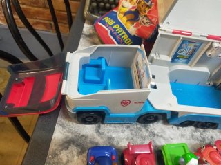 Camión Patrulla Canina + Figuras + Gorras + Estuch