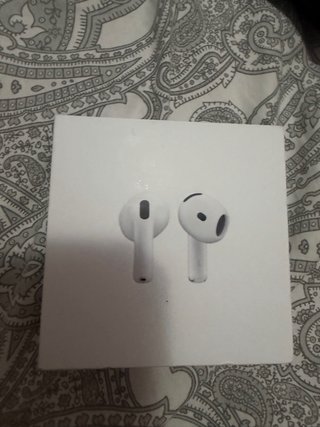 Apple AirPods 4 sin  usar y apple watch ultra 3