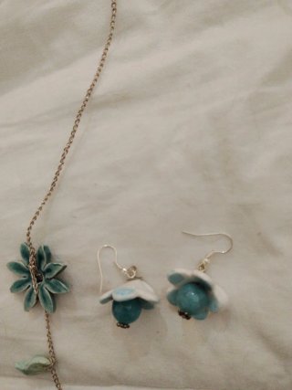Collar y pendientes flor cerámica y pez